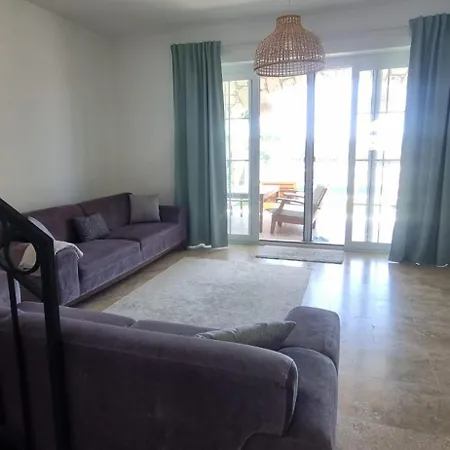 Havuzlu Tas Ev Holiday home *